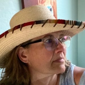 Meet your Posher, Sharlet